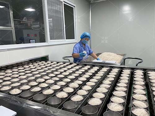 方便粉絲機設備,酸辣粉生產(chǎn)線,碗裝粉絲機