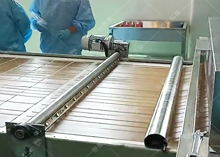 購(gòu)買火鍋寬粉加工設(shè)備時(shí)如何選擇性價(jià)比高的機(jī)器？