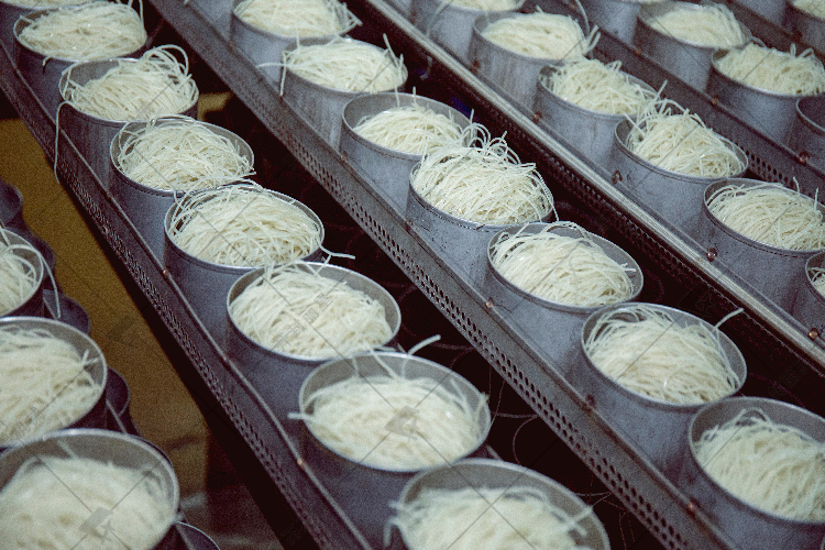 麗星粉餅生產線設備：碗裝即食粉餅粉絲不糊湯