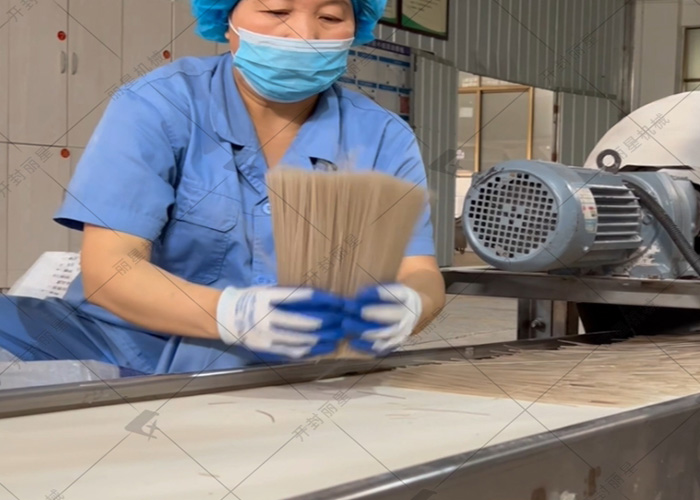 “一摸二聞三泡水”！3分鐘學(xué)會(huì)鑒別劣質(zhì)淀粉制品