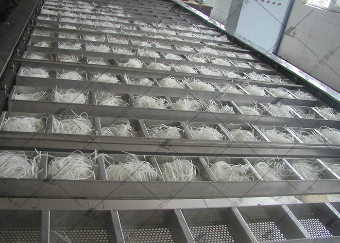 麗星烘干機(jī)烘干一噸方便粉絲粉團(tuán)的費(fèi)用與優(yōu)勢(shì)